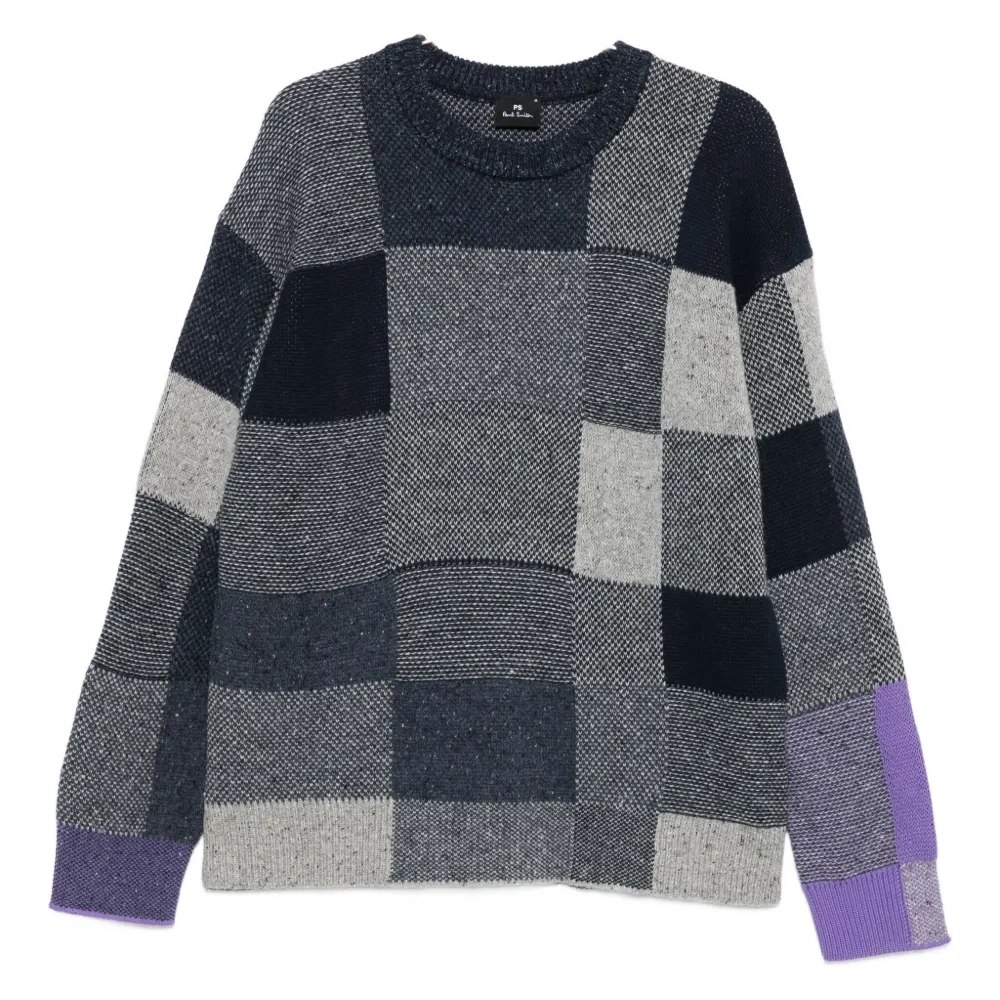 Свитер с лоскутными вставками
