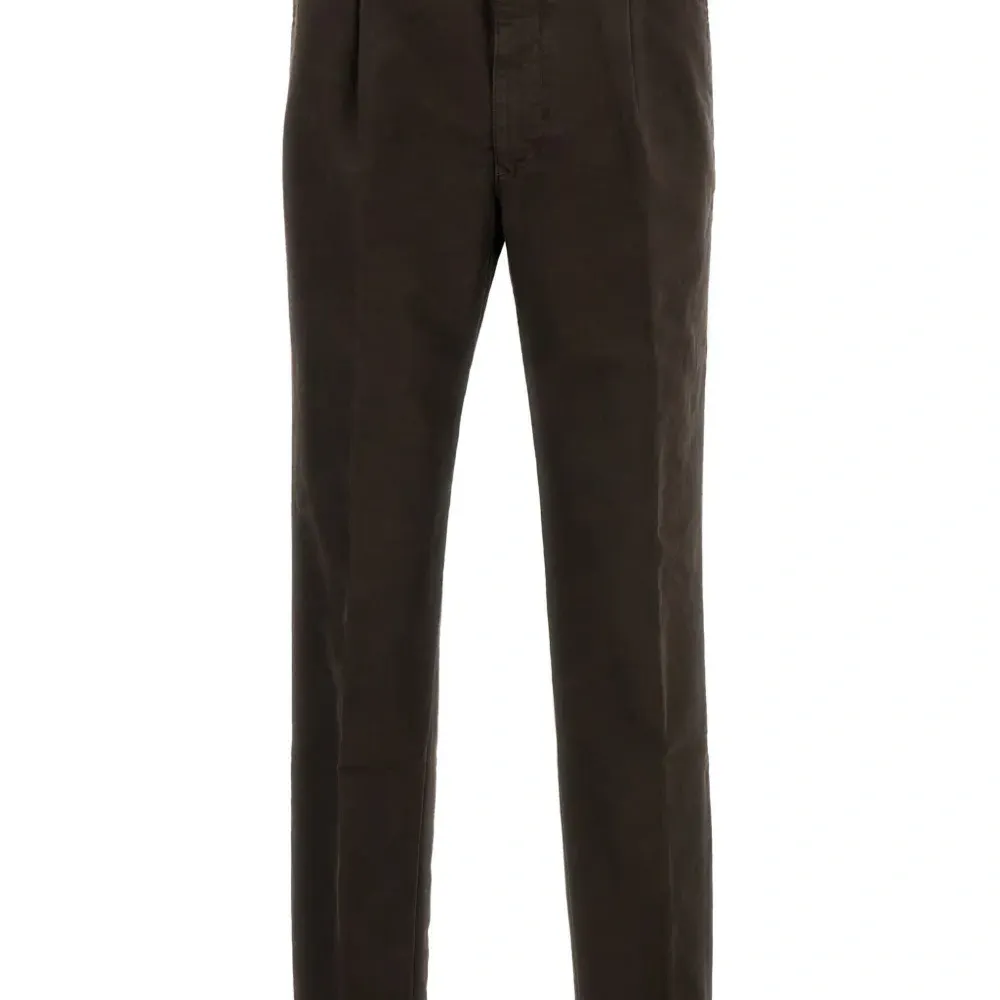 Брюки прямого кроя с защипами