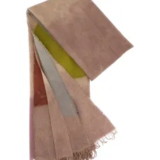 Шарф с геометрическим графическим узором и бахромой Шарф с геометрическим графическим узором и бахромой