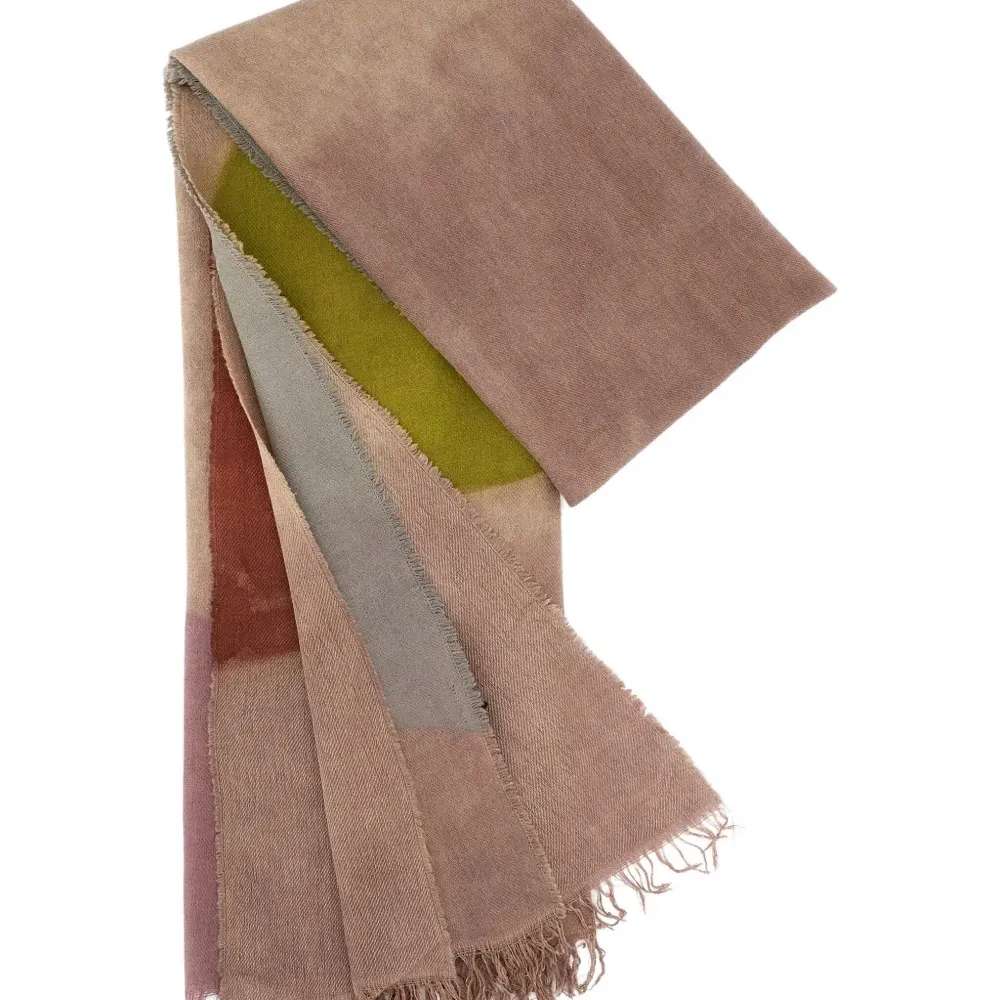 Шарф с геометрическим графическим узором и бахромой