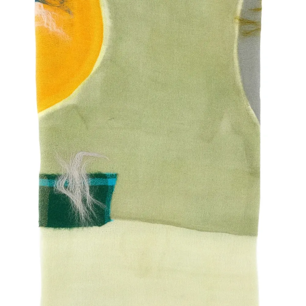 Шарф с графичным узором и бахромой