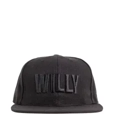 Кепка с тисненым логотипом