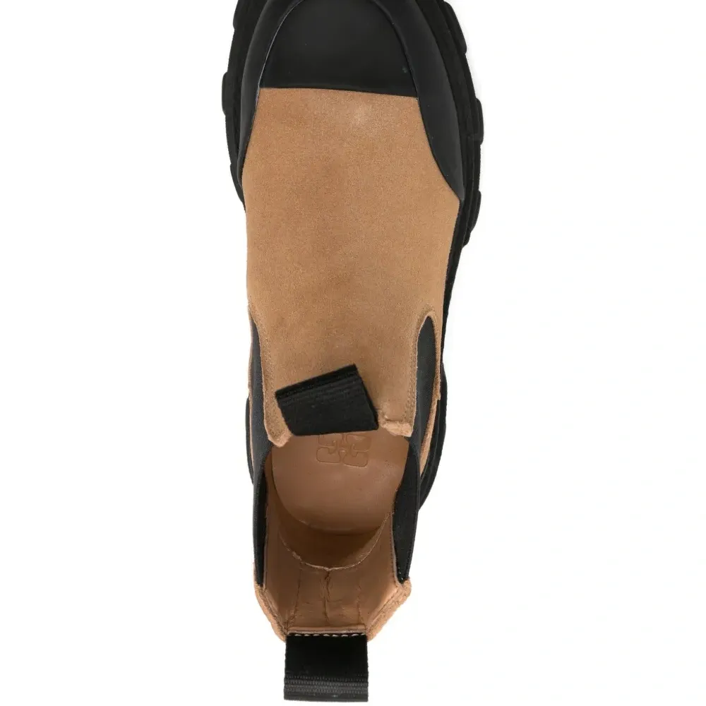 Челси на тракторной подошве