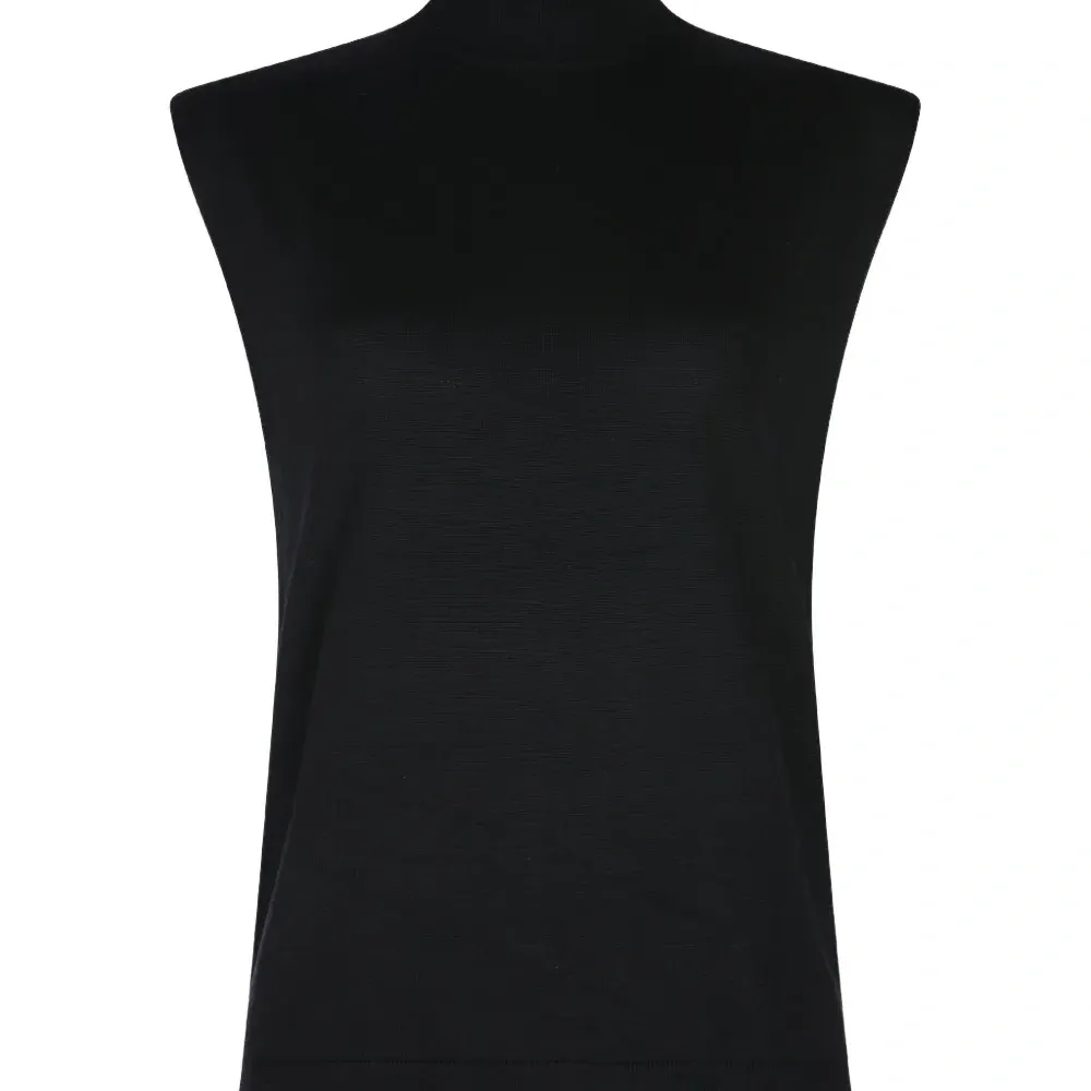 Безрукавный топ с воротником-гольф