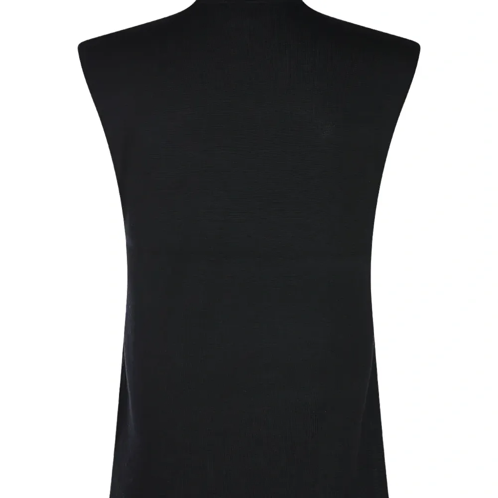 Безрукавный топ с воротником-гольф