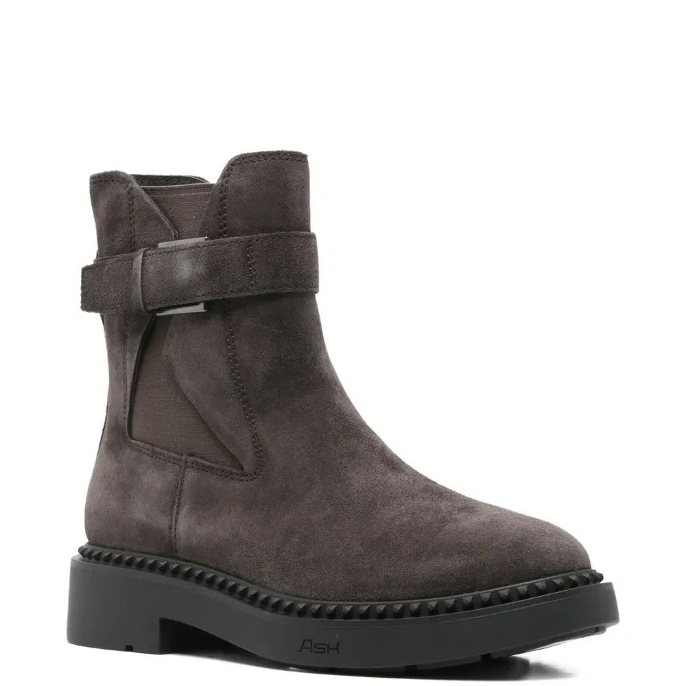 Ботинки на щиколотке с пряжками