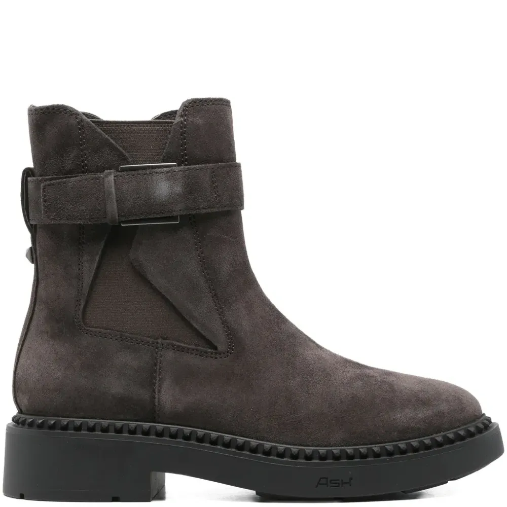 Ботинки на щиколотке с пряжками