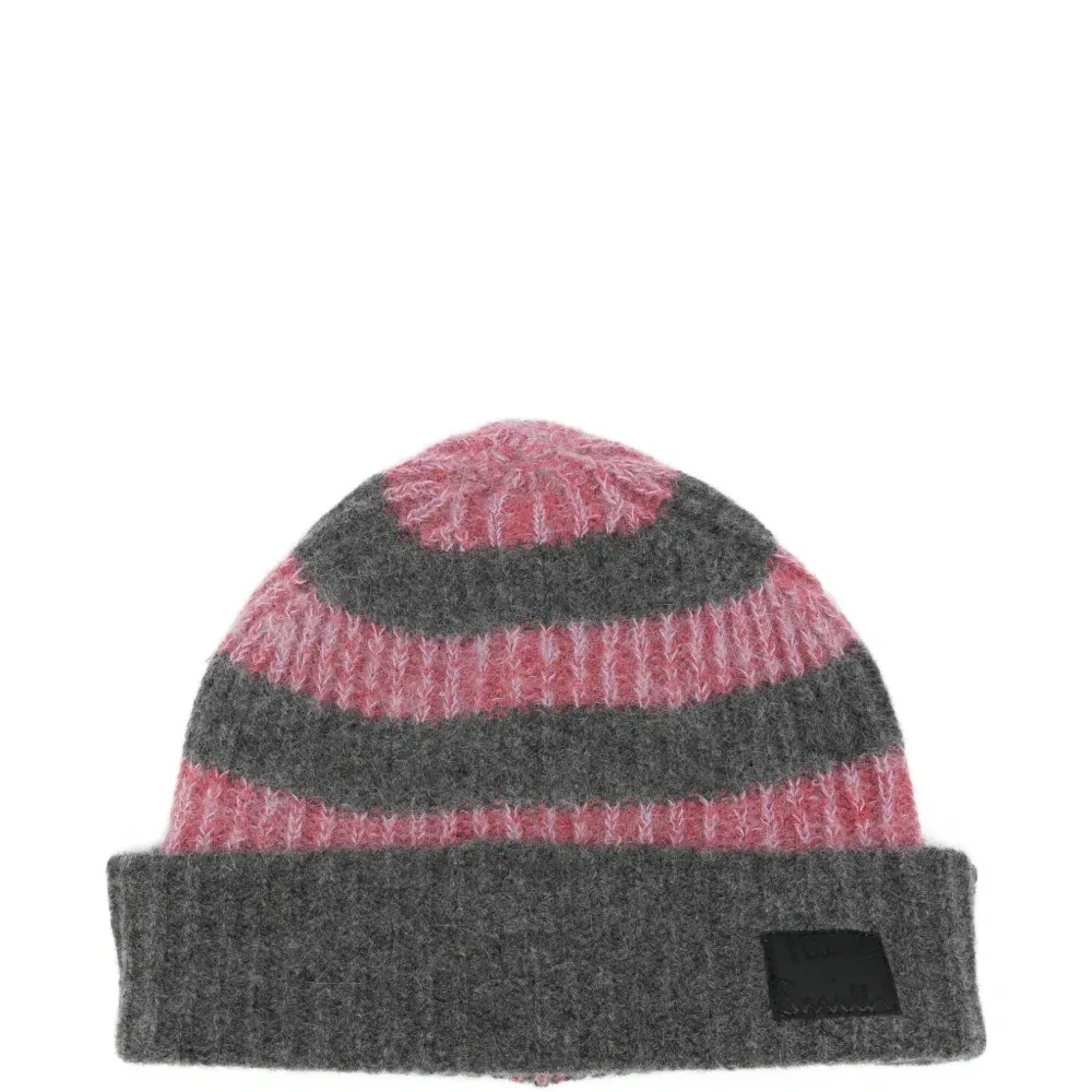 Полосатая вязаная шапка