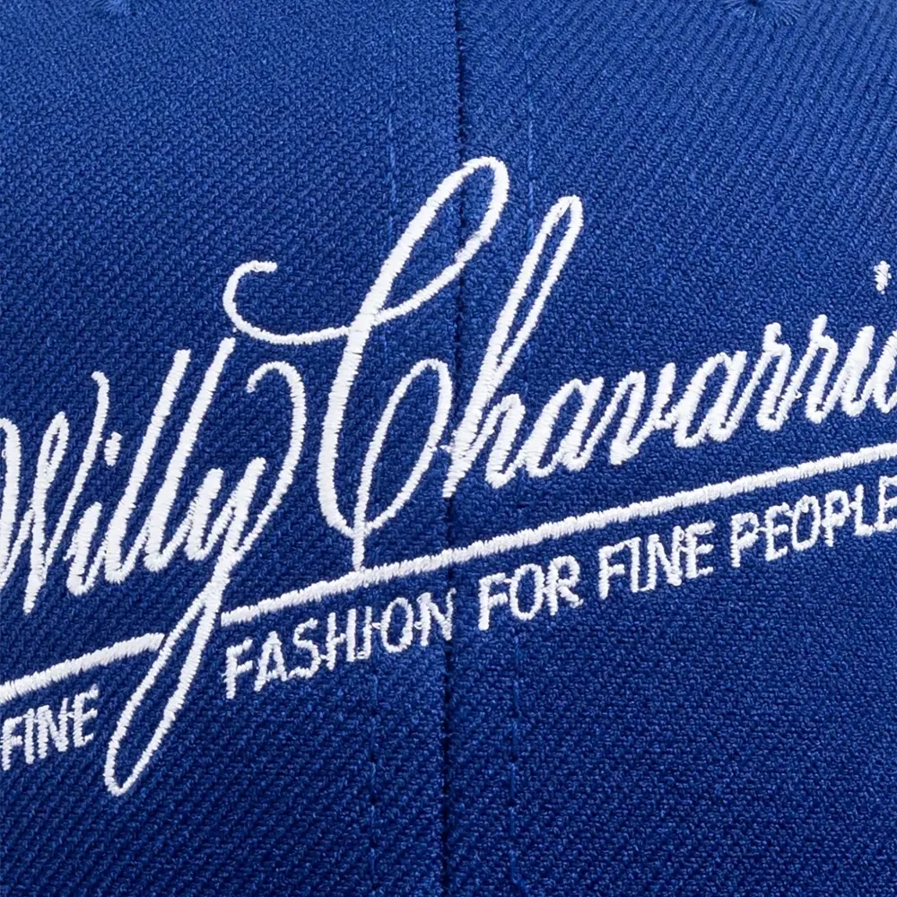 Кепка с логотипом