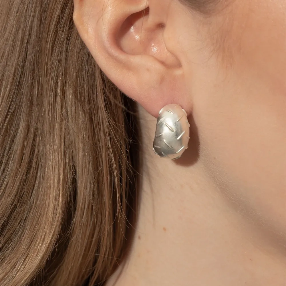 Текстурированные серьги-кольца