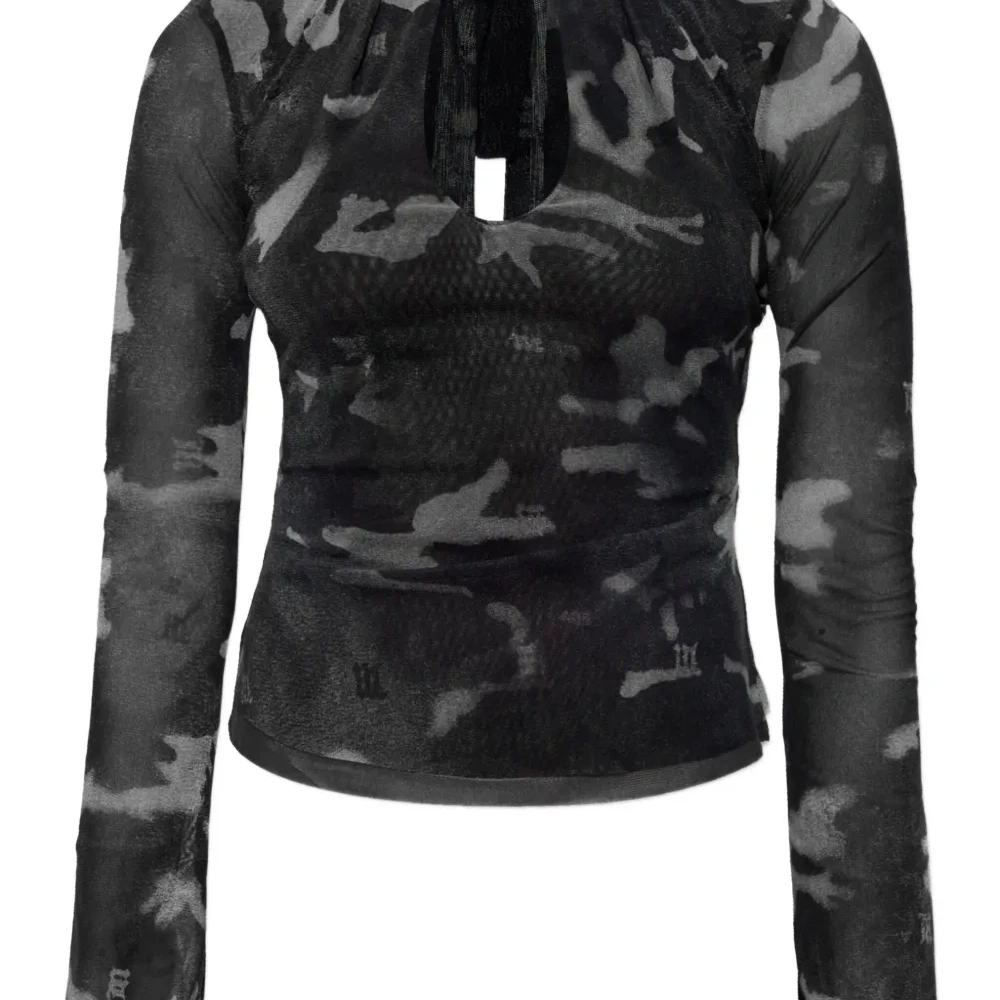 Блузка с камуфляжным принтом