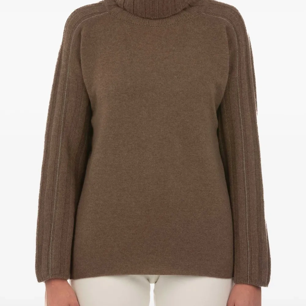 Шерстяной свитер