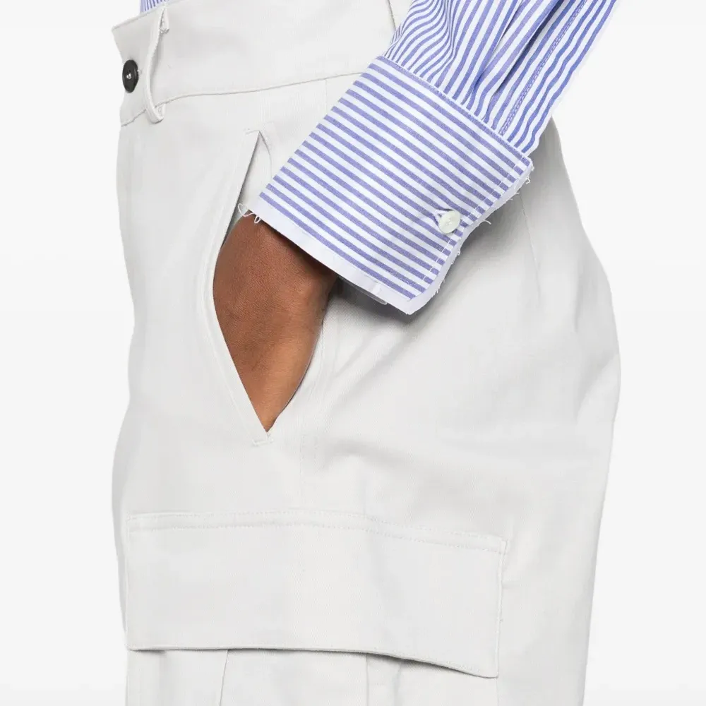 Брюки с накладными карманами