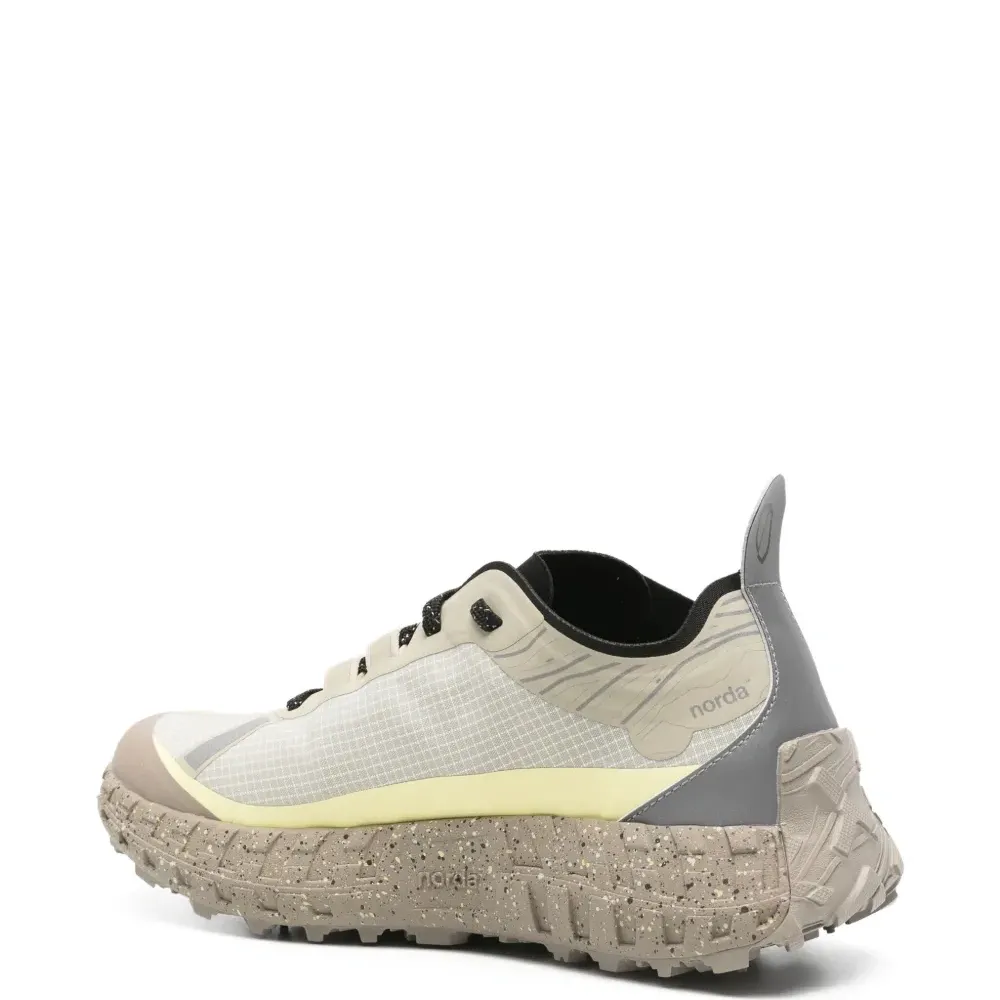 Кроссовки 001A с сетчатыми вставками Кроссовки 001A с сетчатыми вставками