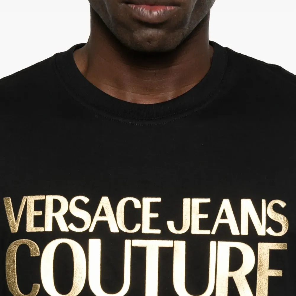 Футболка с принтом логотипа