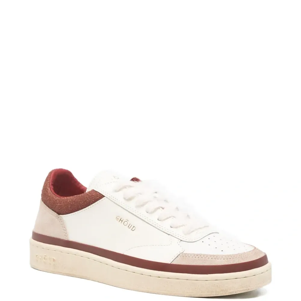 Кожаные кроссовки