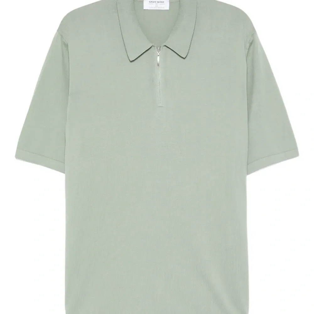 Поло на молнии до середины