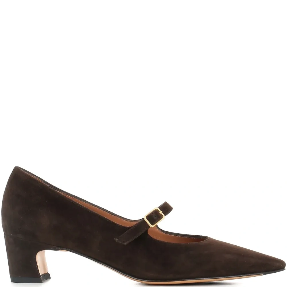 Туфли-лодочки с ремешком и острым носком