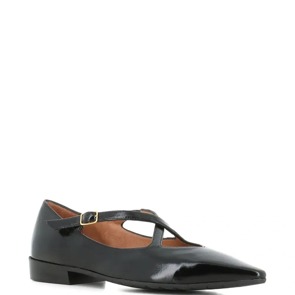 Остроконечные балетки с застежкой-пряжкой