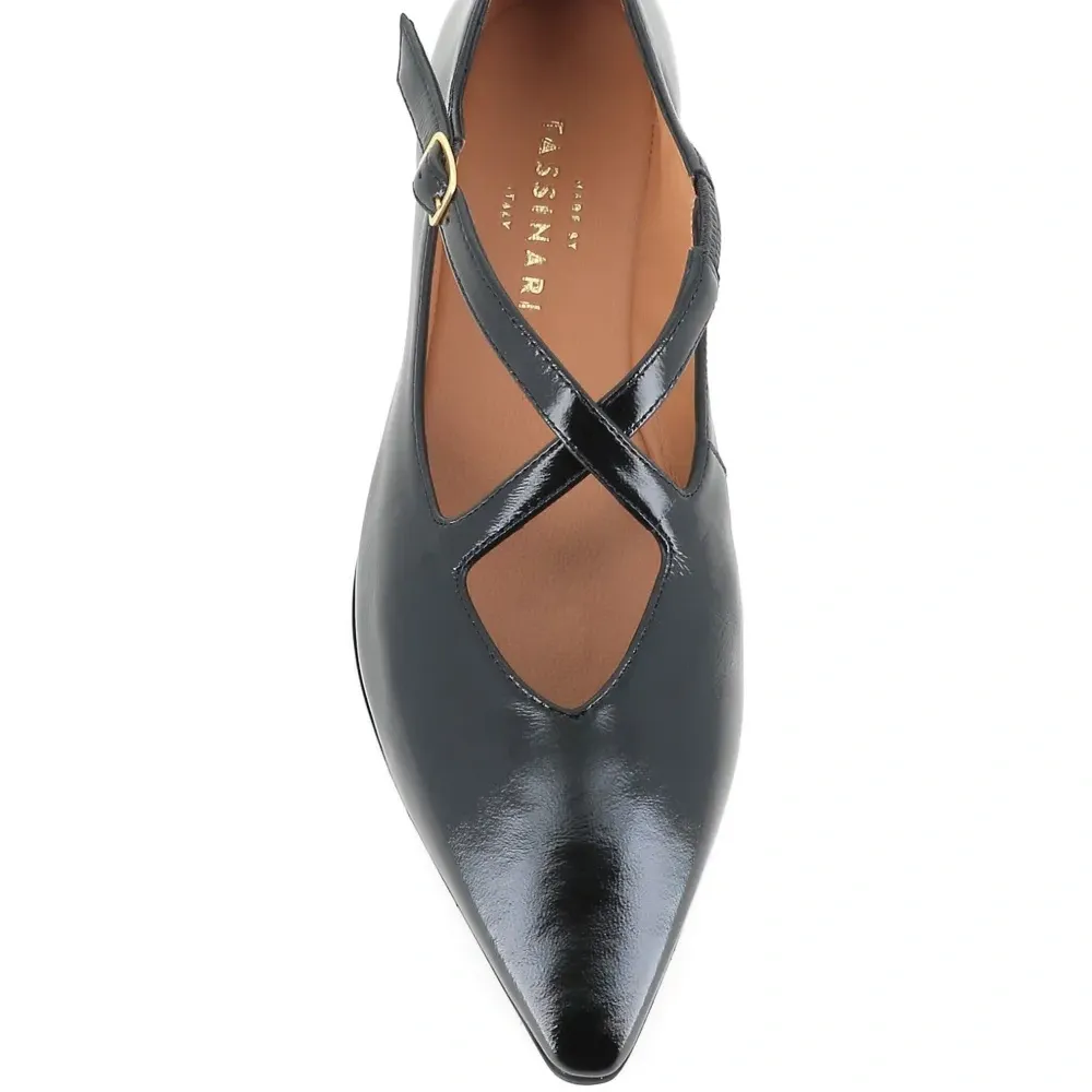 Остроконечные балетки с застежкой-пряжкой