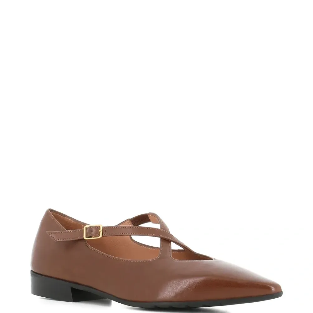 Кожаные балетки с ремешками и пряжкой