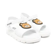 Сандалии на липучках