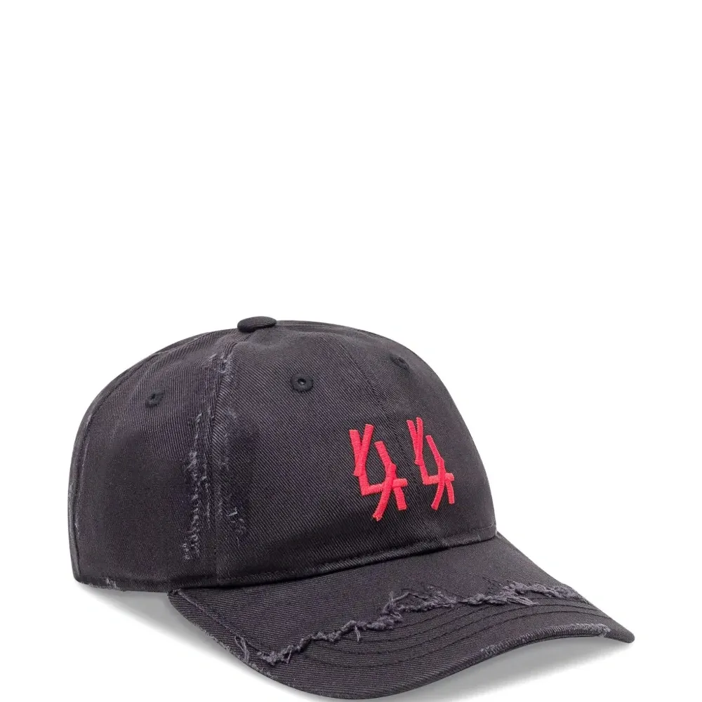 Бейсболка с вышитым логотипом