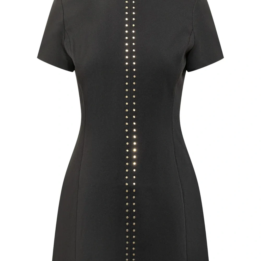 Платье с украшением в виде заклёпок