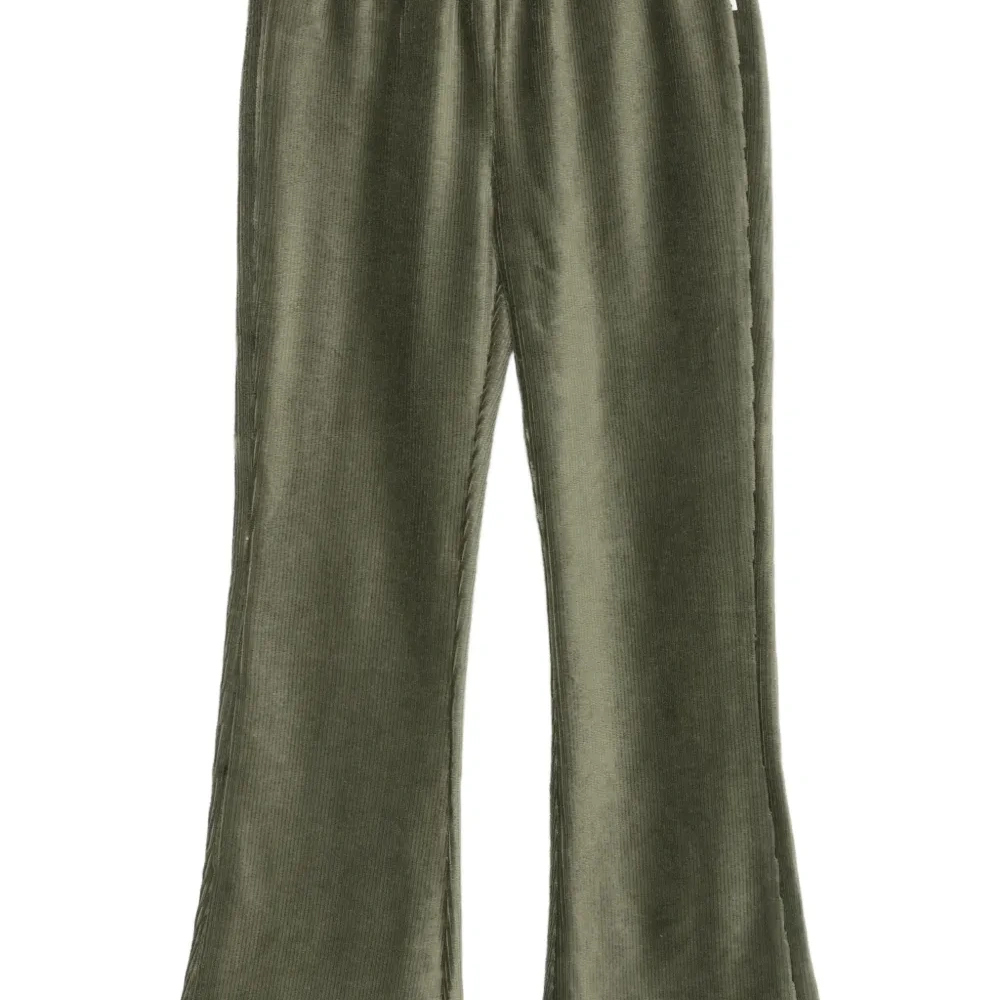 Вельветовые расклешённые брюки