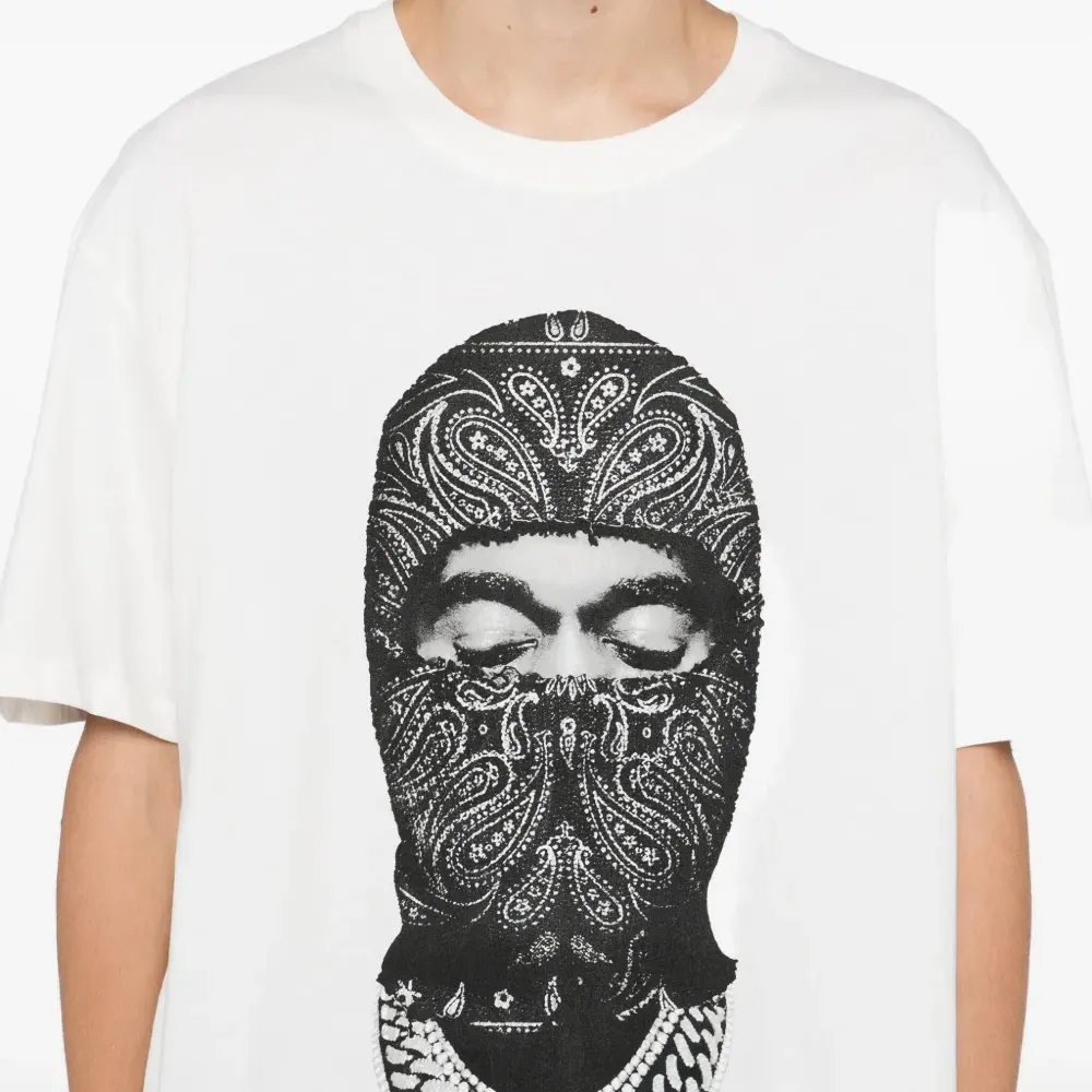 Футболка с графическим принтом Футболка с графическим принтом