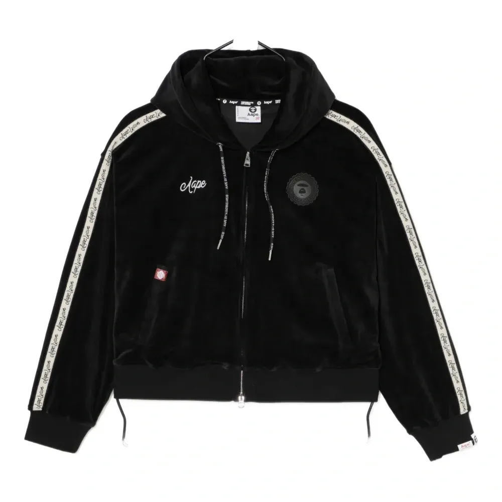 Бархатное худи с логотипом