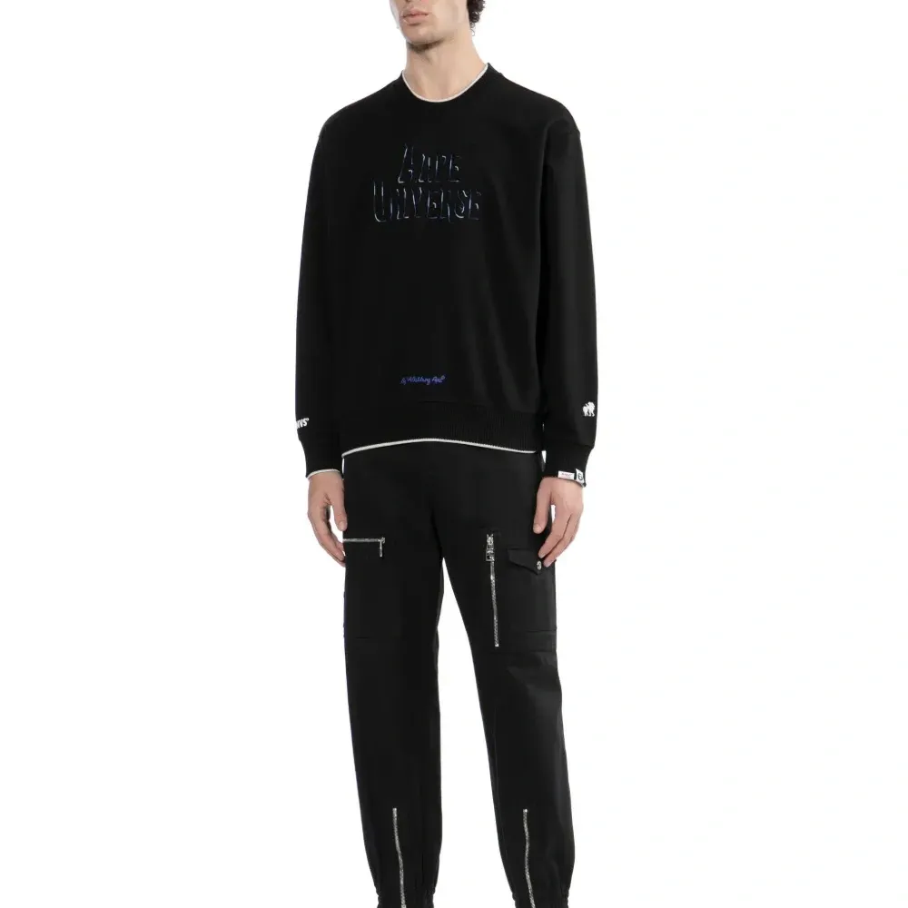 Толстовка с тисненым логотипом