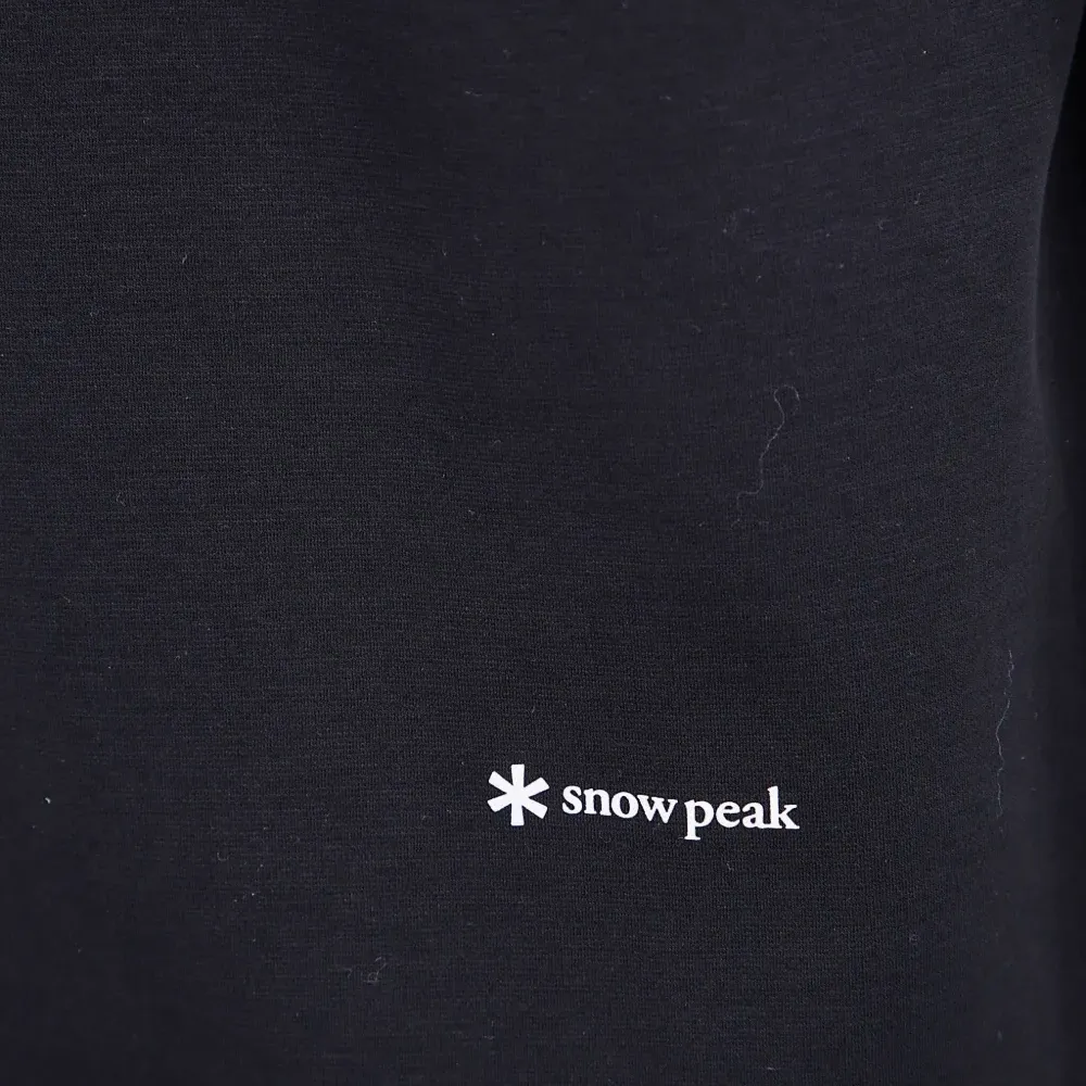 Футболка с логотипом