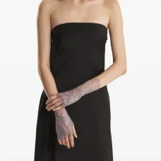 Перчатки с цветочной отделкой