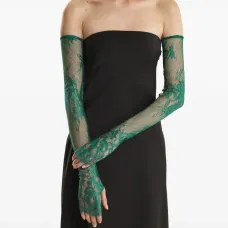 Перчатки из кружев с цветочным узором