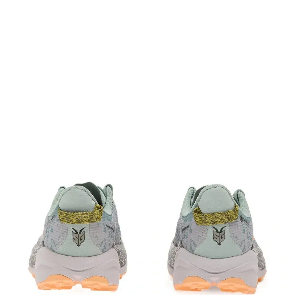 Кроссовки с рисунком из материала Gore-Tex