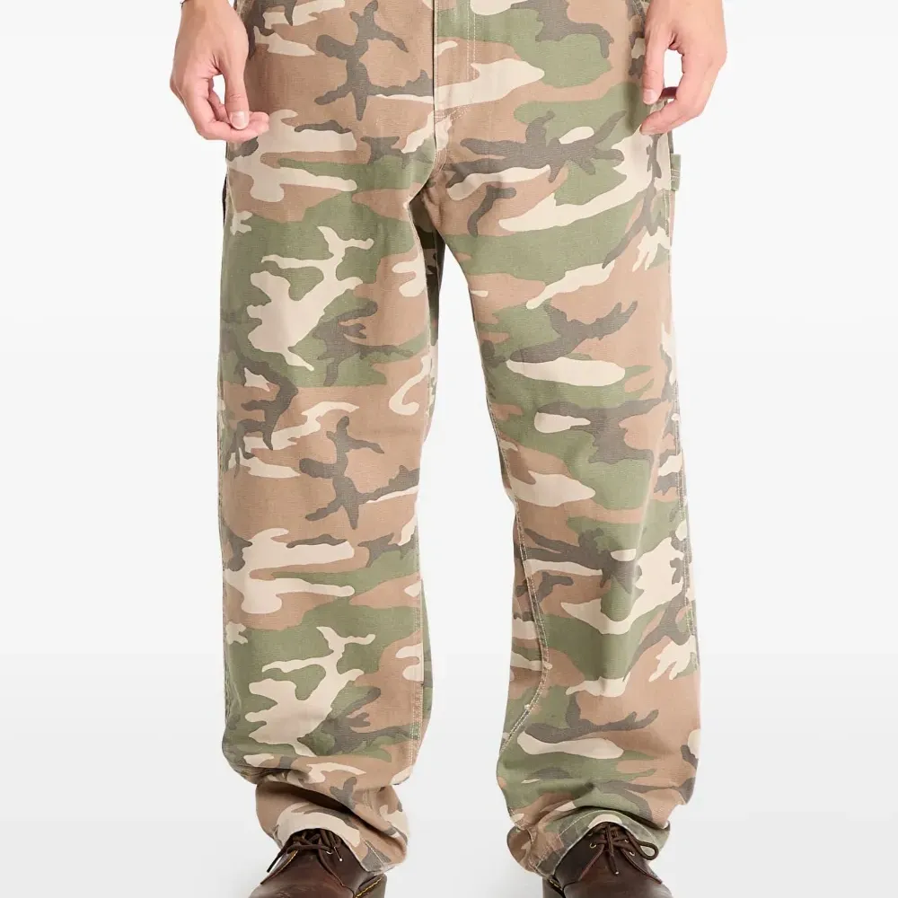 Брюки с камуфляжным принтом Брюки с камуфляжным принтом