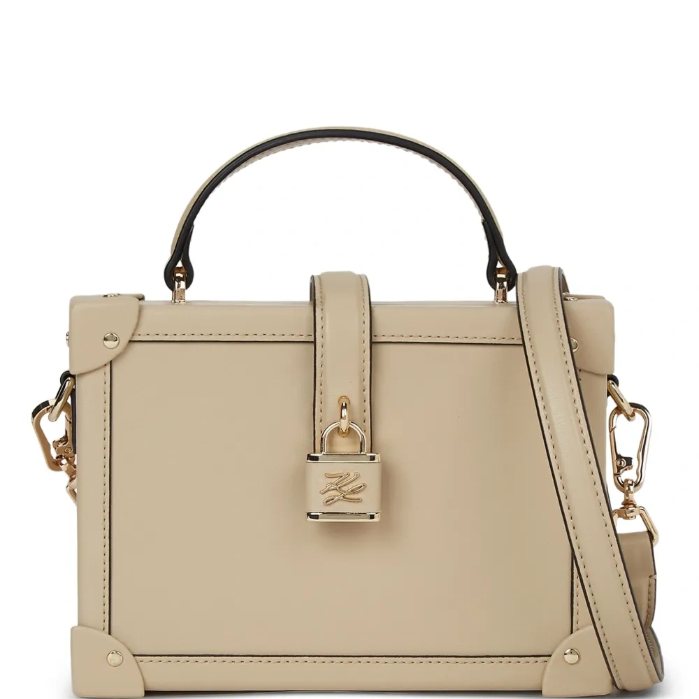 Сумка через плечо с подвеской Сумка через плечо с подвеской