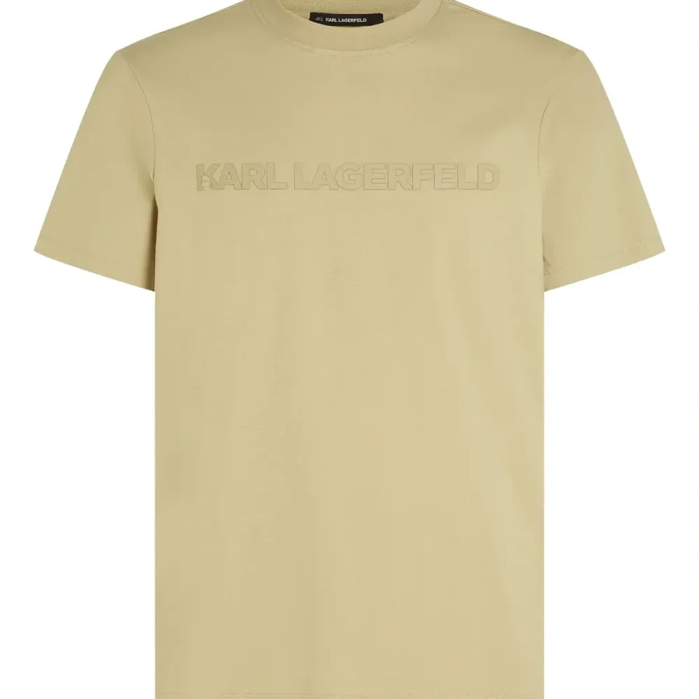 Футболка с логотипом