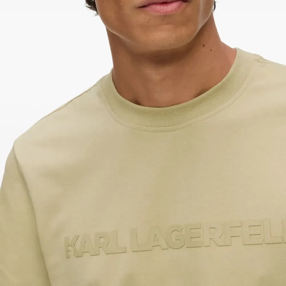 Футболка с логотипом