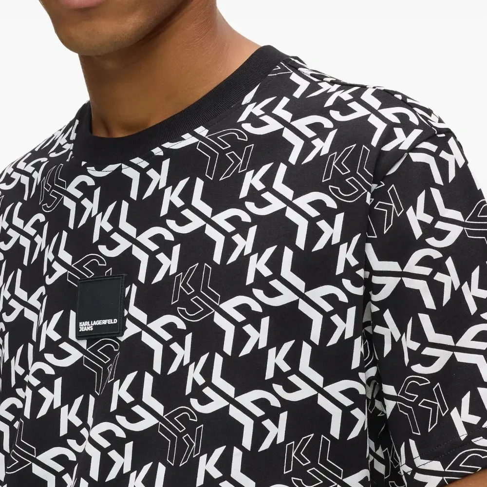 Футболка с монограммой Футболка с монограммой