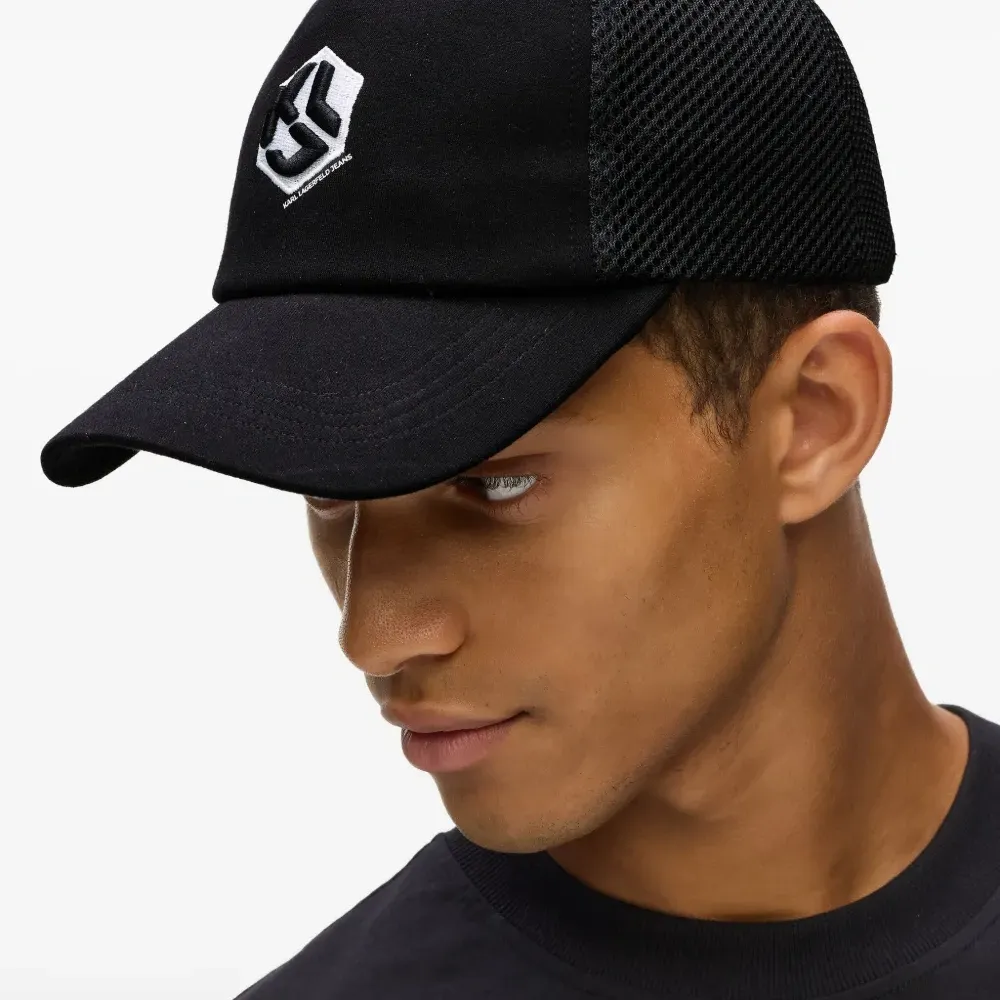 Бейсболка с логотипом Бейсболка с логотипом