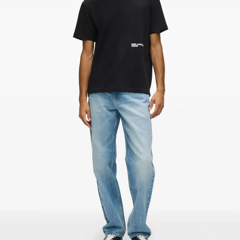 Футболка с логотипом Футболка с логотипом