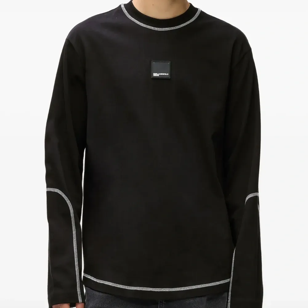 Футболка с длинными рукавами