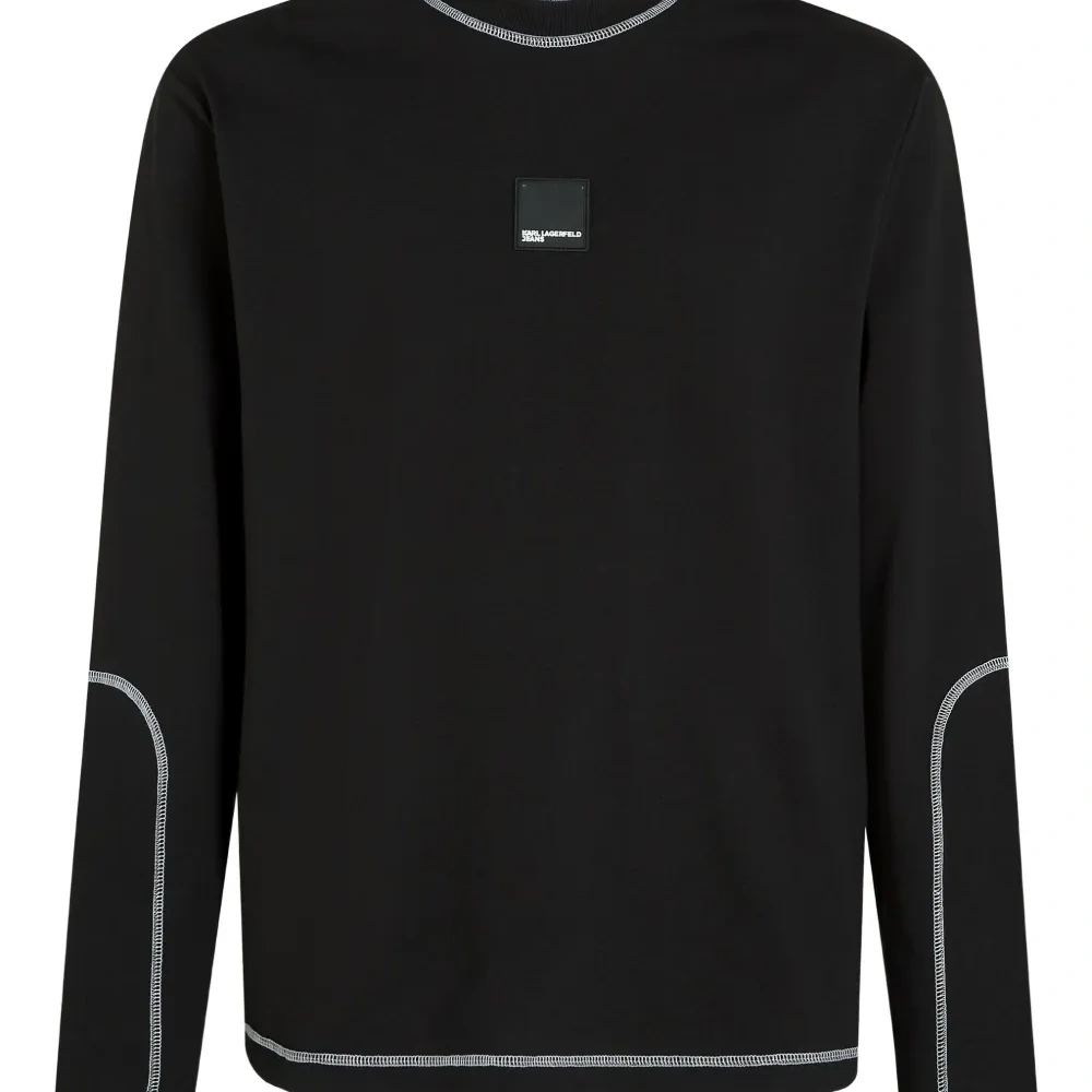 Футболка с длинными рукавами