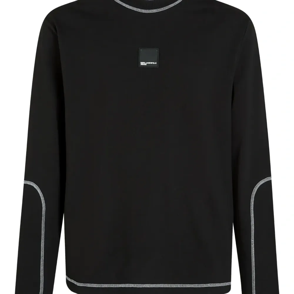 Футболка с длинными рукавами