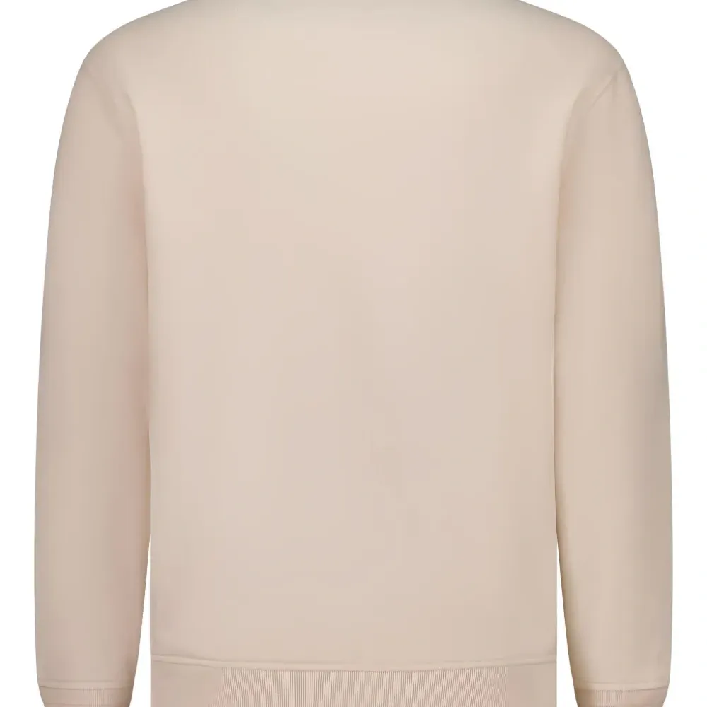 Спортивная кофта с высоким воротником и наполовину молнией