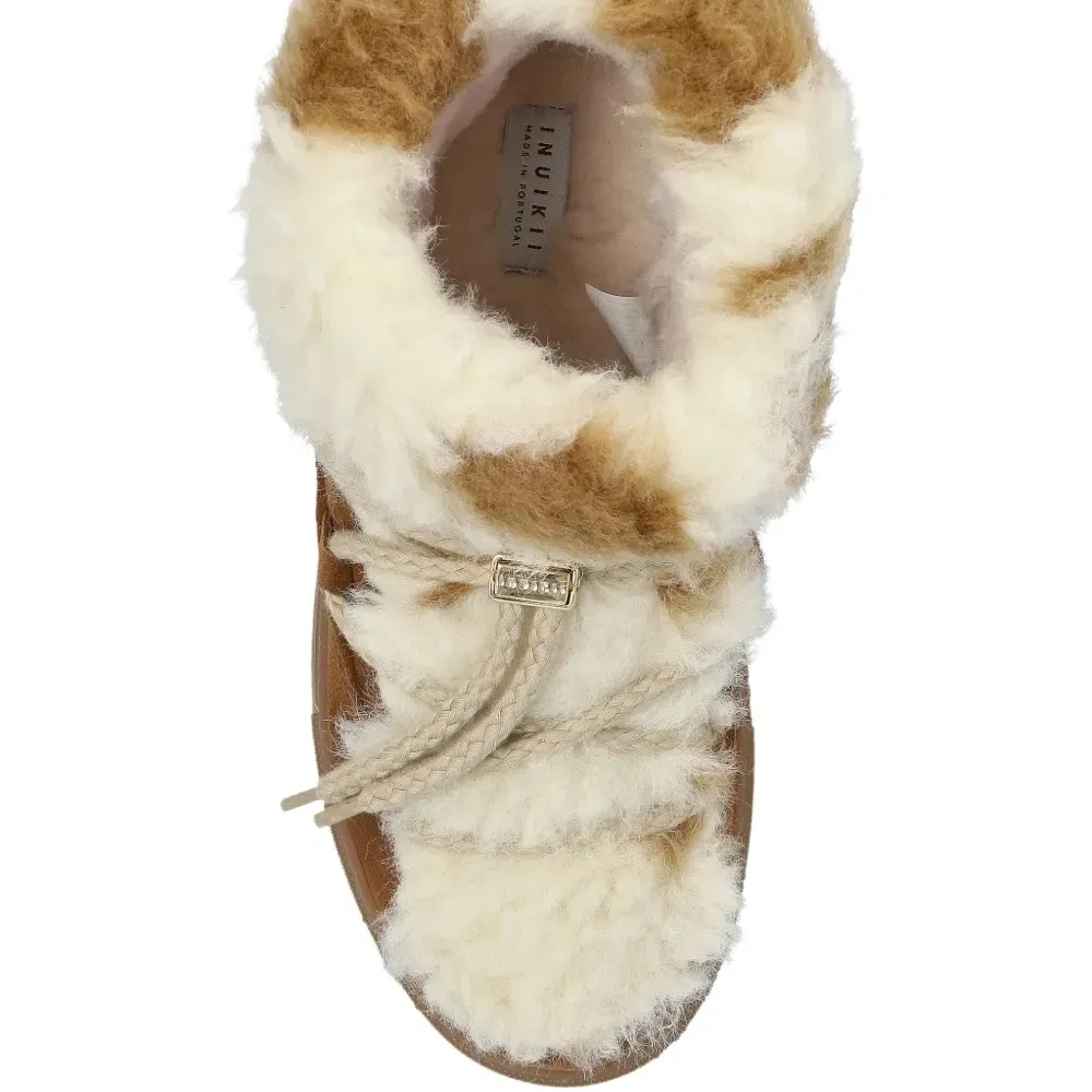 Кроссовки на шнуровке с мехом