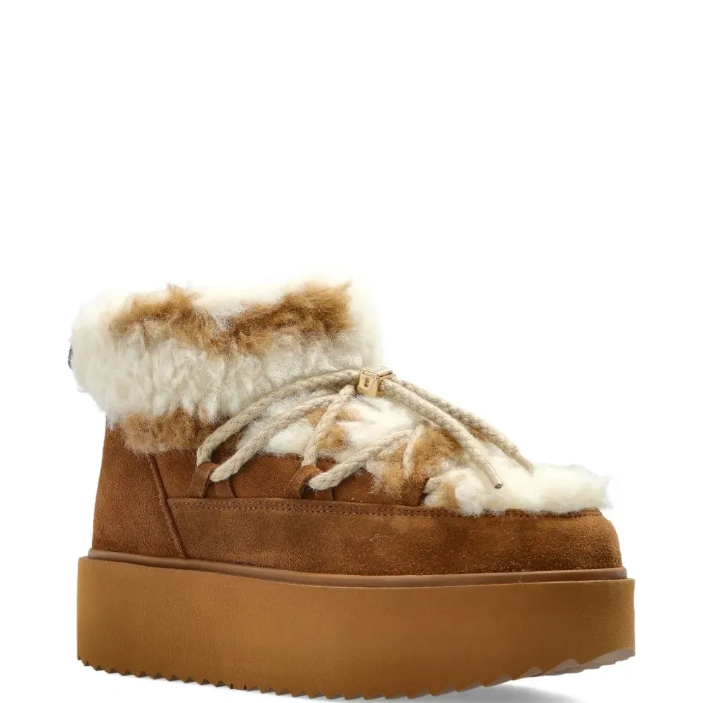 Кроссовки на платформе с шнуровкой