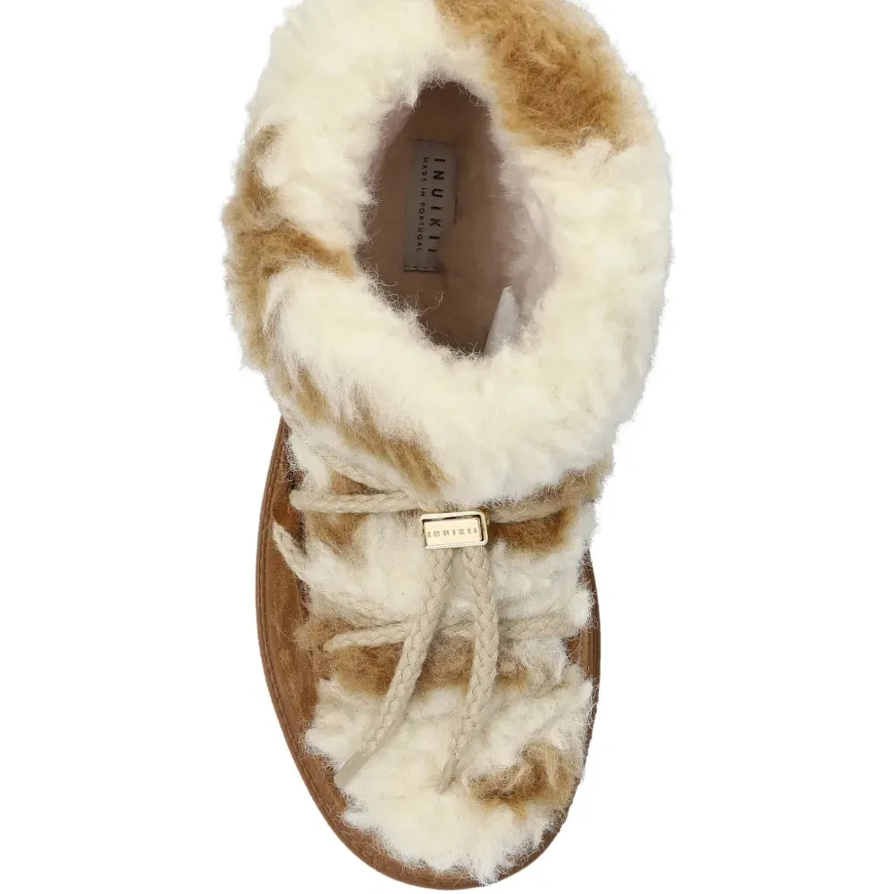 Кроссовки на платформе с шнуровкой